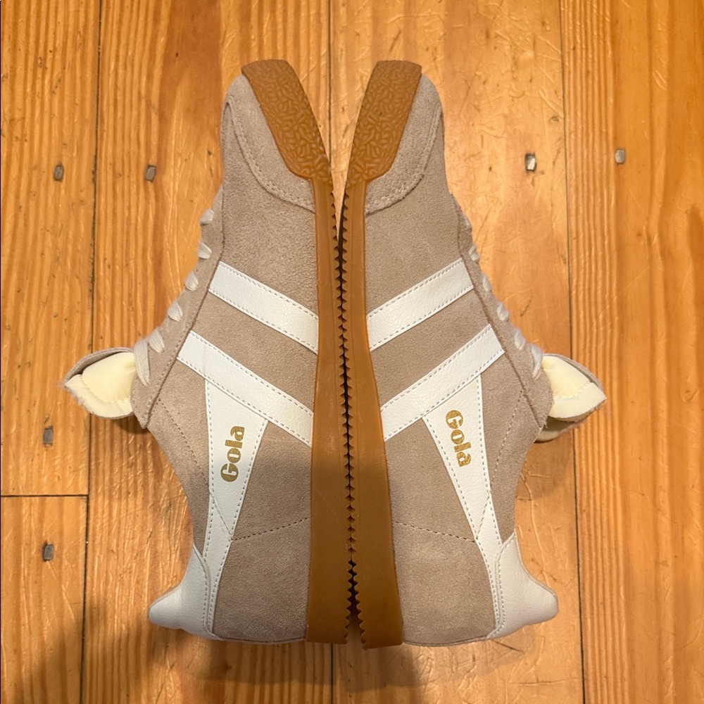 NEW Gola Suede Sneakers in Taupe, White & Gum SIZE 10 - Picture 3 of 5